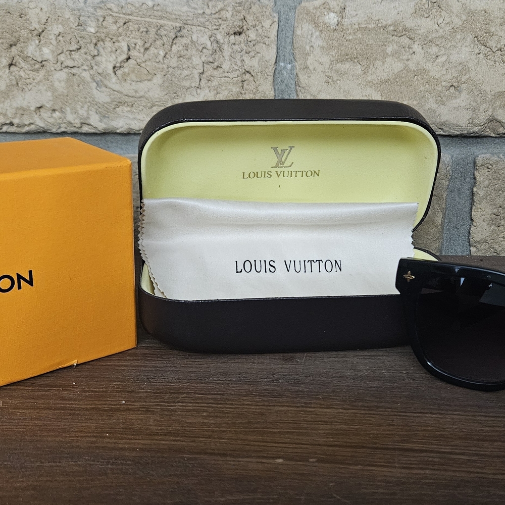 Louis Vuitton Black Sunglasses with Case